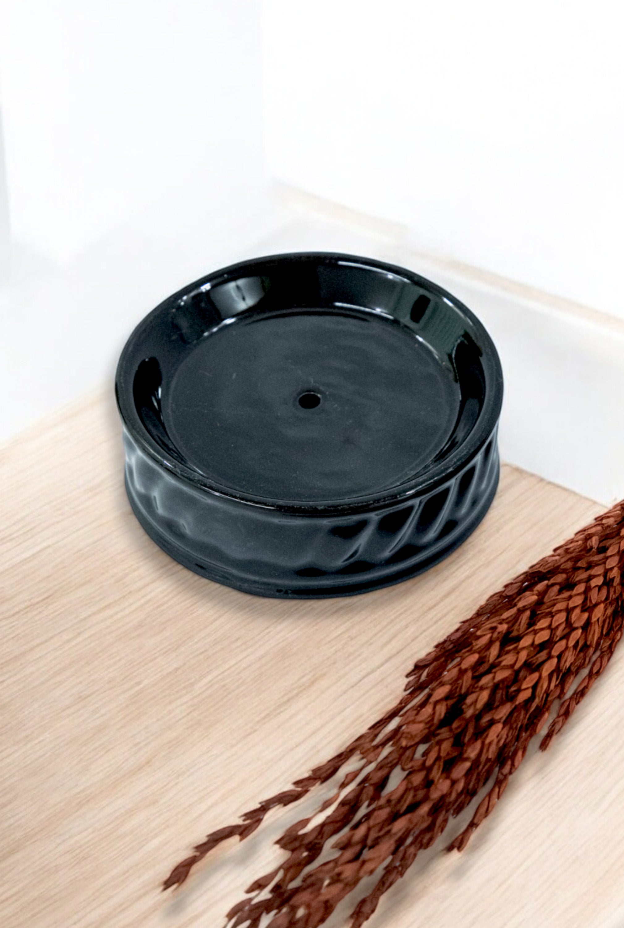 Stylish Black Ceramic Soap Dish Tray