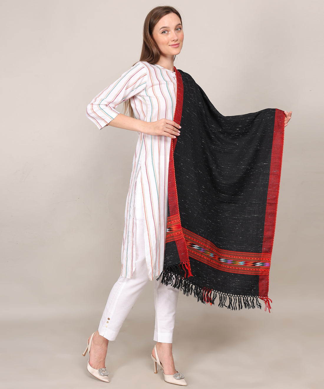 Traditional Kullu Handloom 1 Patti Black Stole – Embroidered Patti Pure Woollen Wrap with Elegant Kullu Weaving Design
