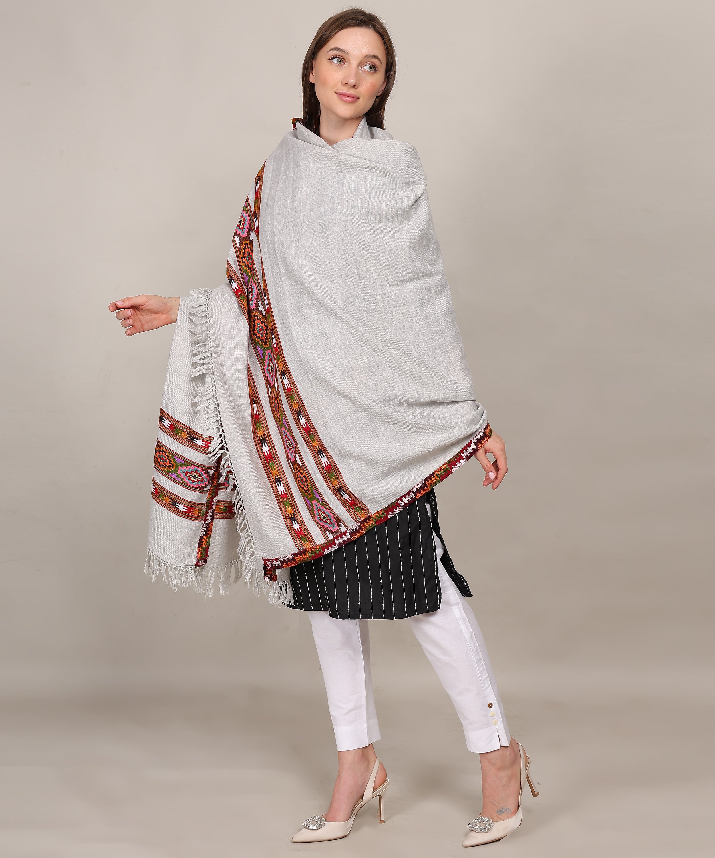 Kullu Handloom Pure Woollen Light Grey Shawl