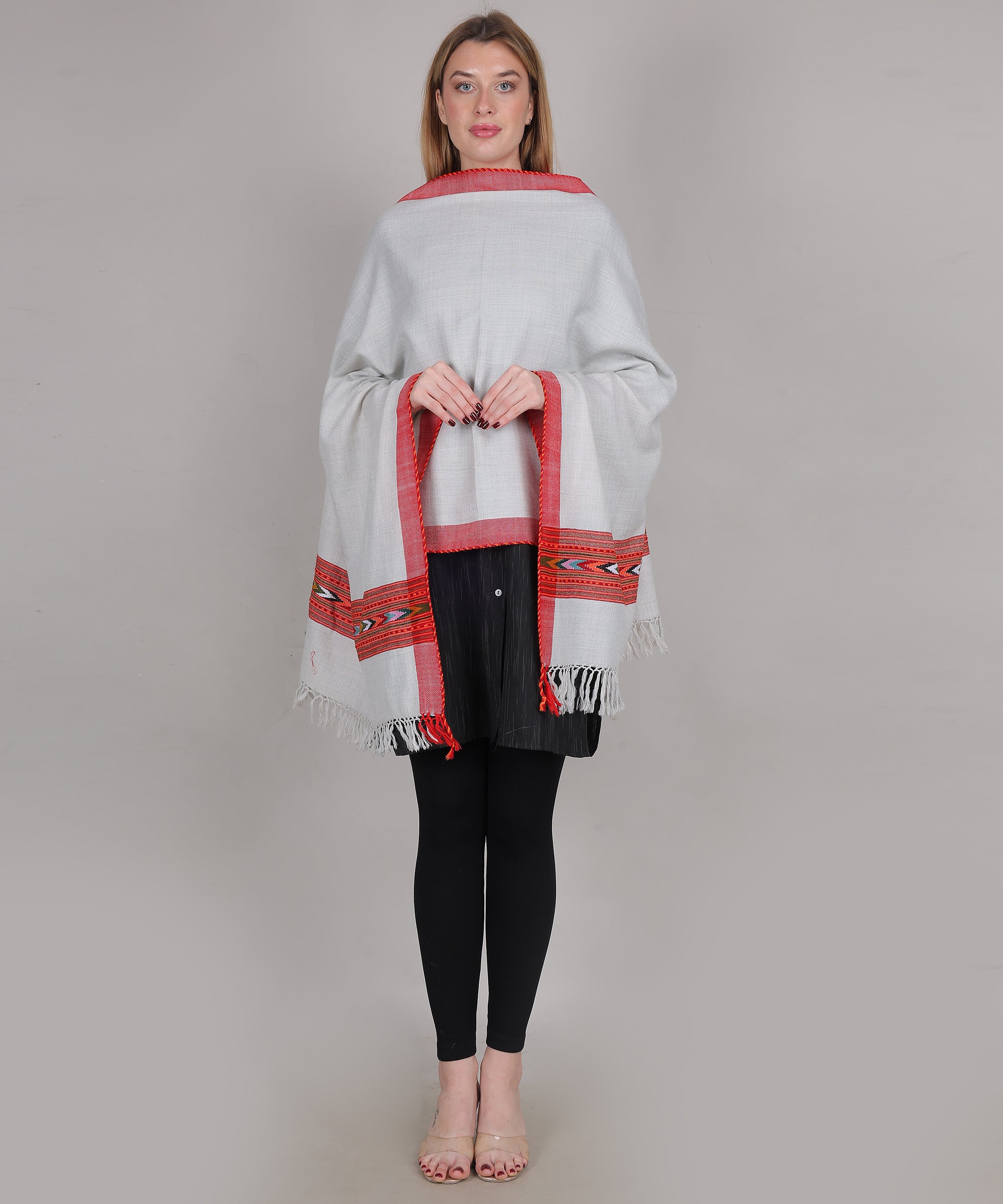 Traditional Kullu Handloom 1 Patti Light Grey Stole – Embroidered Patti Pure Woollen Wrap with Elegant Kullu Weaving Design