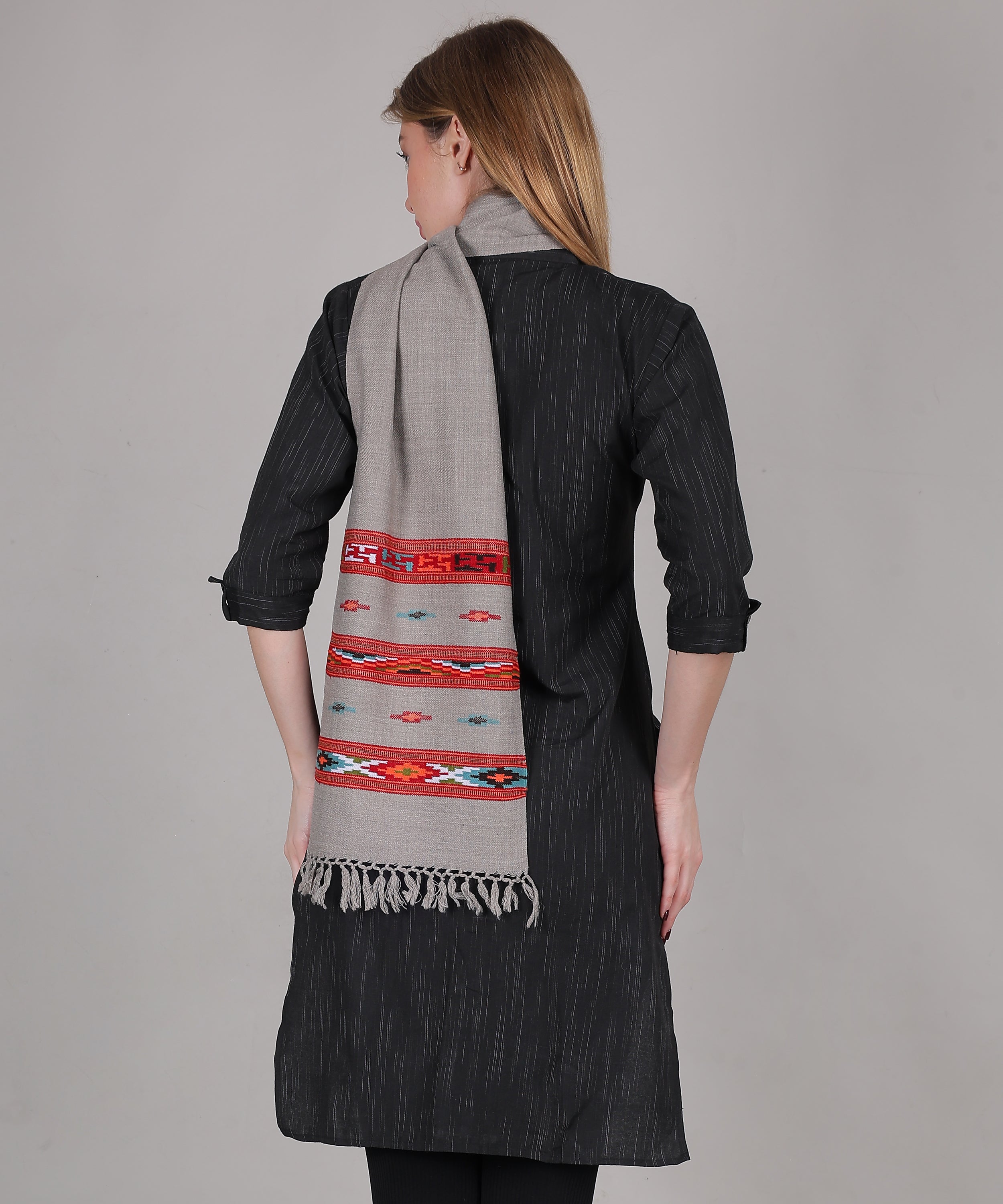 Elegant Kullu Handwoven Woollen Light Grey Muffler – Pure Wool with Rich Embroidered 3 Patti