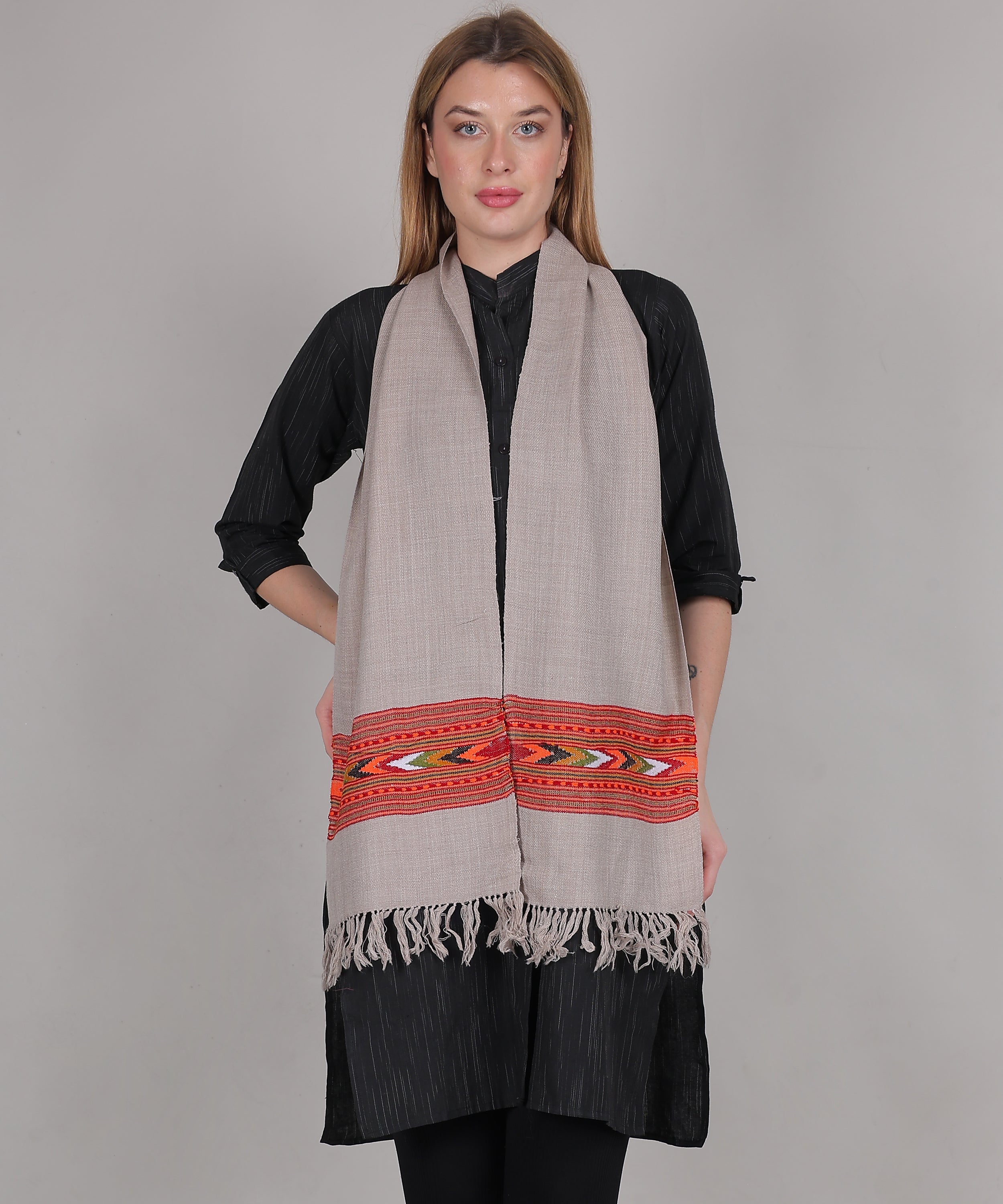 Handwoven Pure Woollen Light Grey Muffler with Embroidered One Patti Design