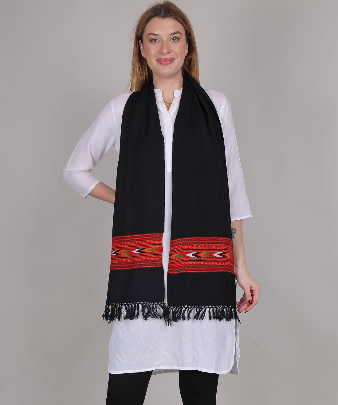 Premium Kullu Handwoven Woollen – Embroidered Black 1 Patti Design Muffler