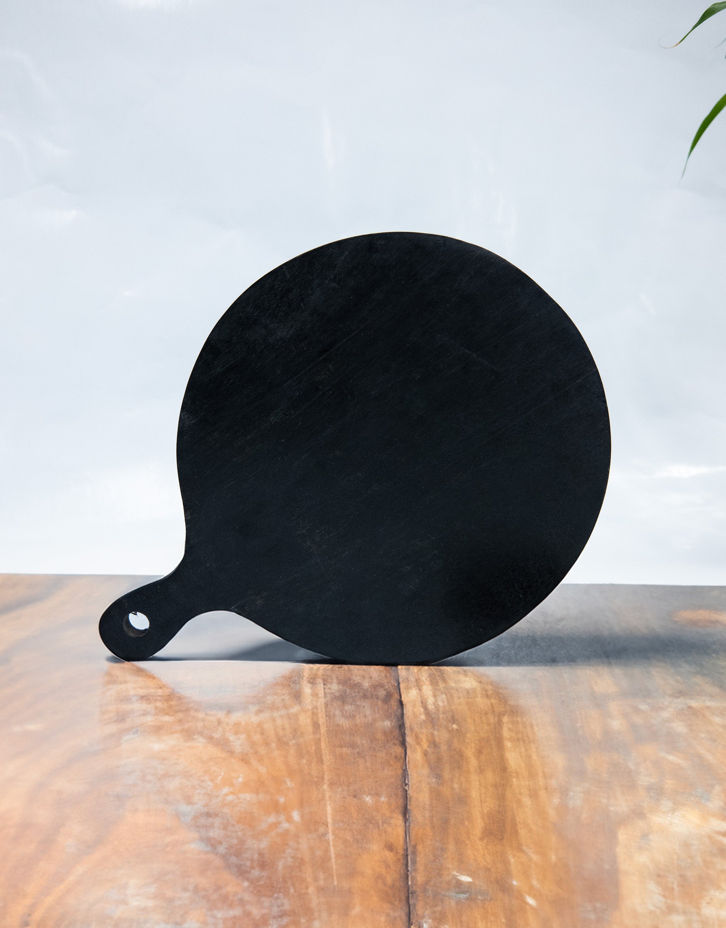 Elegant Black Wooden Pizza Tray