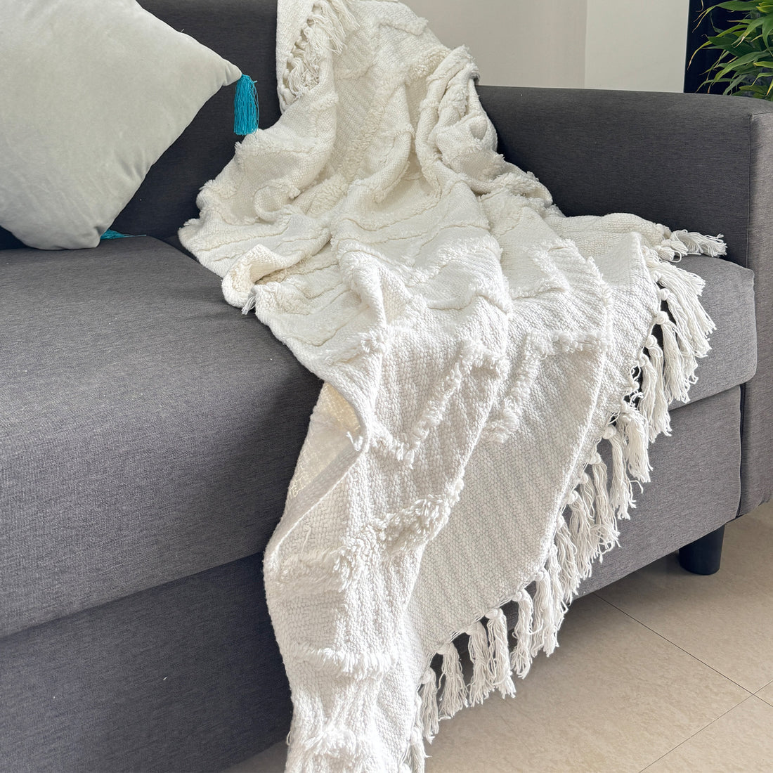 White Cotton Tufted Soft & Cozy Throw