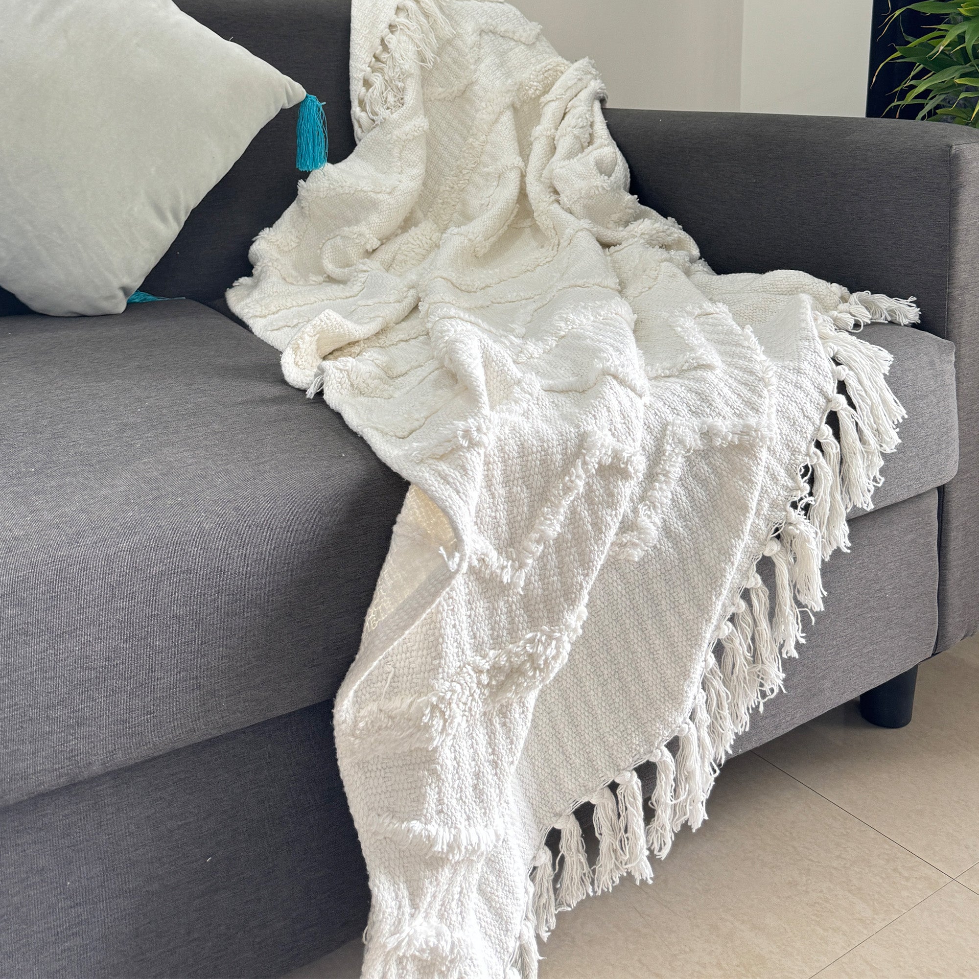 White Cotton Tufted Soft & Cozy Throw