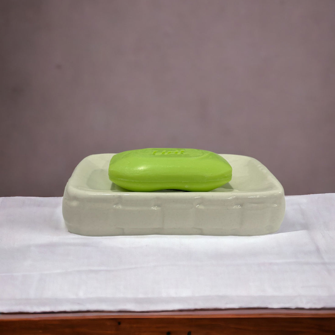 Elegant White Ceramic Soap Dish Tray