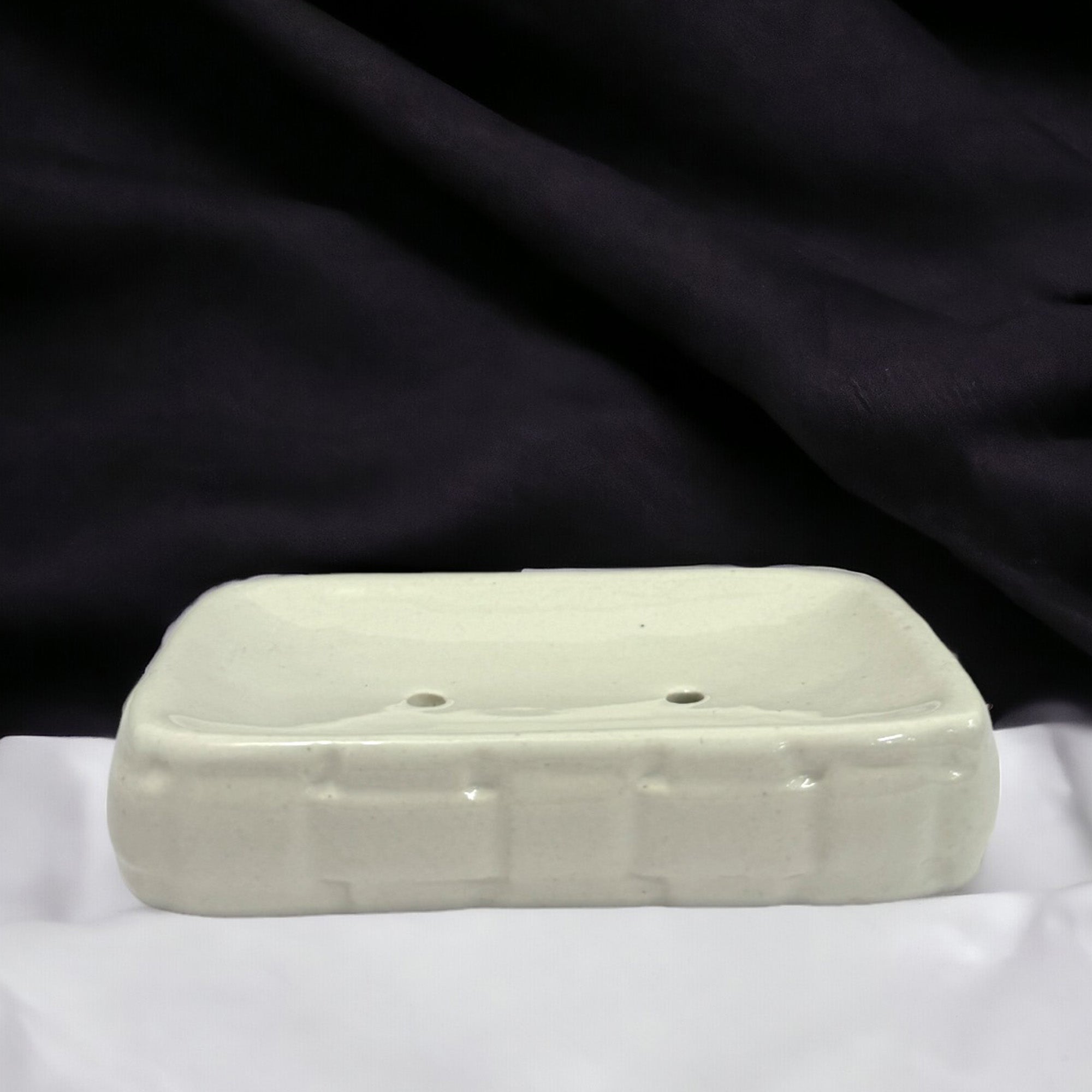 Elegant White Ceramic Soap Dish Tray
