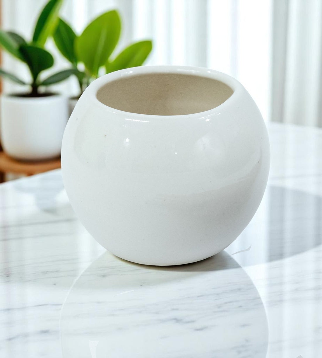 Elegant White Round Small Ceramic Pot