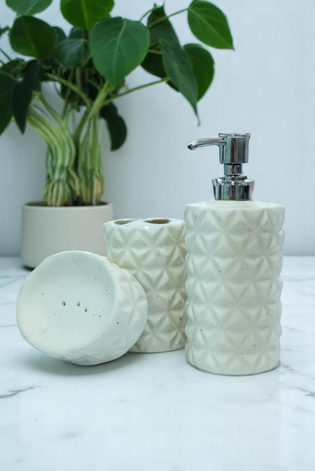 Chic Modern Cearmic White Bath Set of 3