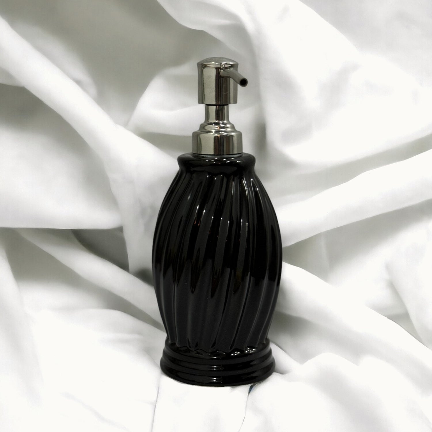 Chic and Modern Black Ceramic Bath Set of 3