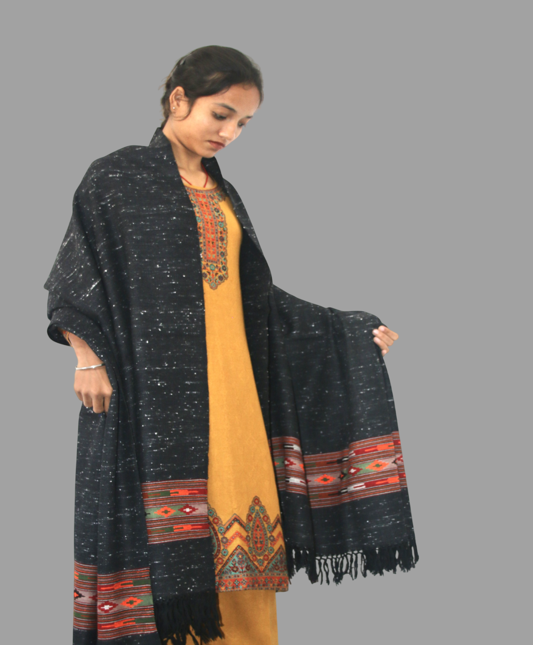Black Yak Wool Shawl – Authentic Kullu Handwoven Tradition