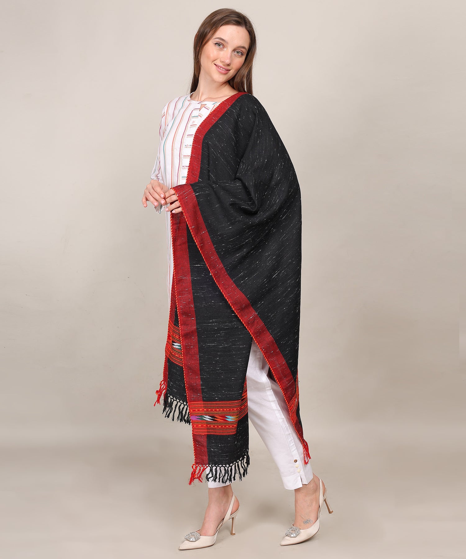 Traditional Kullu Handloom 1 Patti Black Stole – Embroidered Patti Pure Woollen Wrap with Elegant Kullu Weaving Design