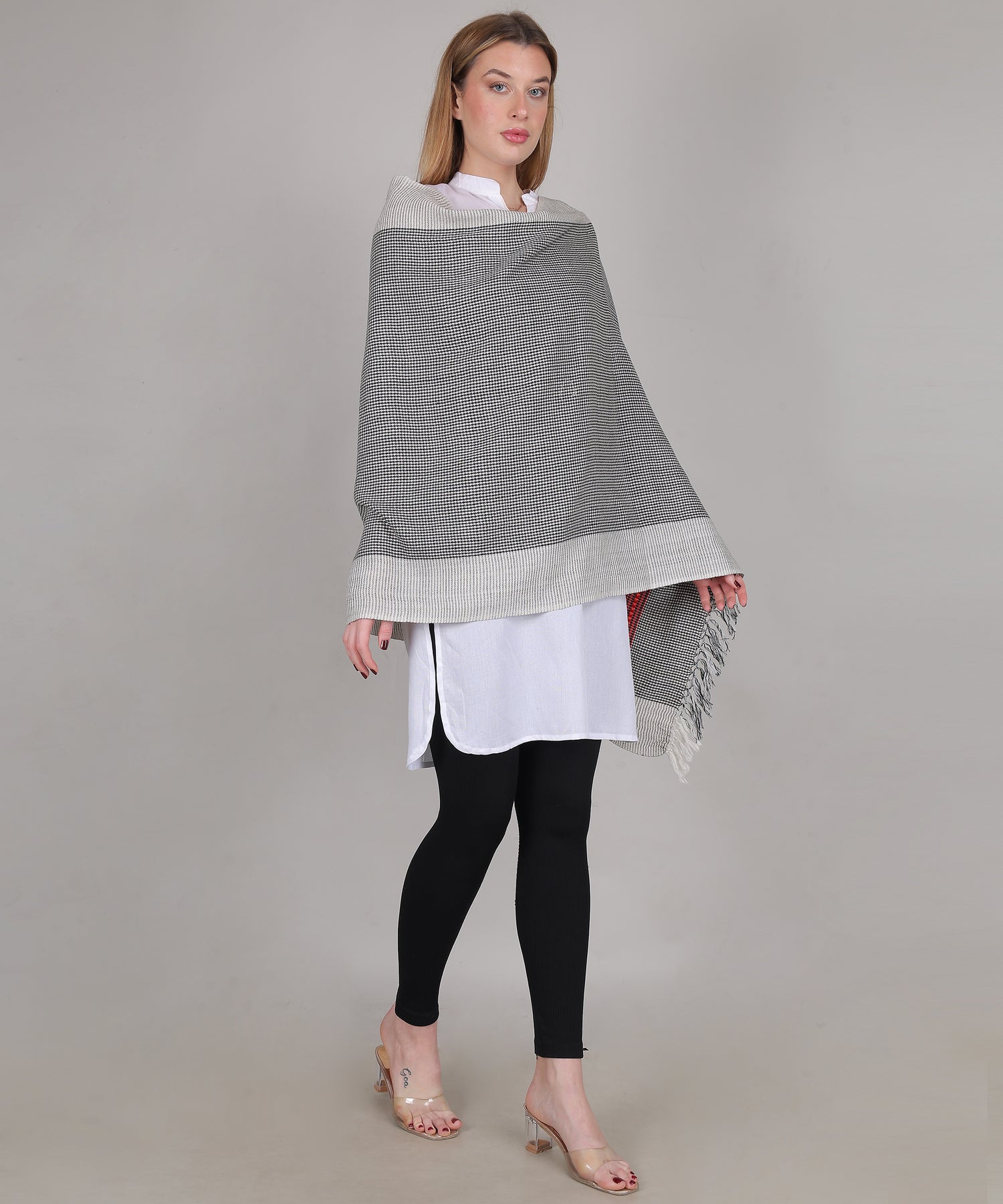 Handcrafted Kullu Pure Woollen Black Stole – A Traditional Touch of Himachali Craft