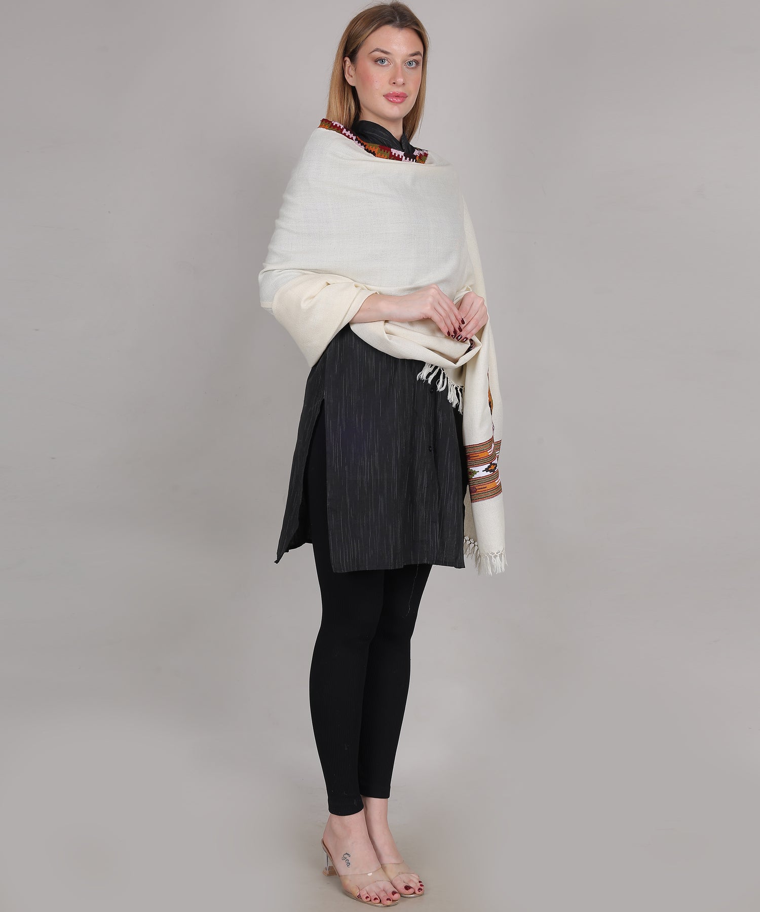 Women’s Traditional Kullu Design Off-White Katu Chesam– Pure Woollen Handloom Shawl