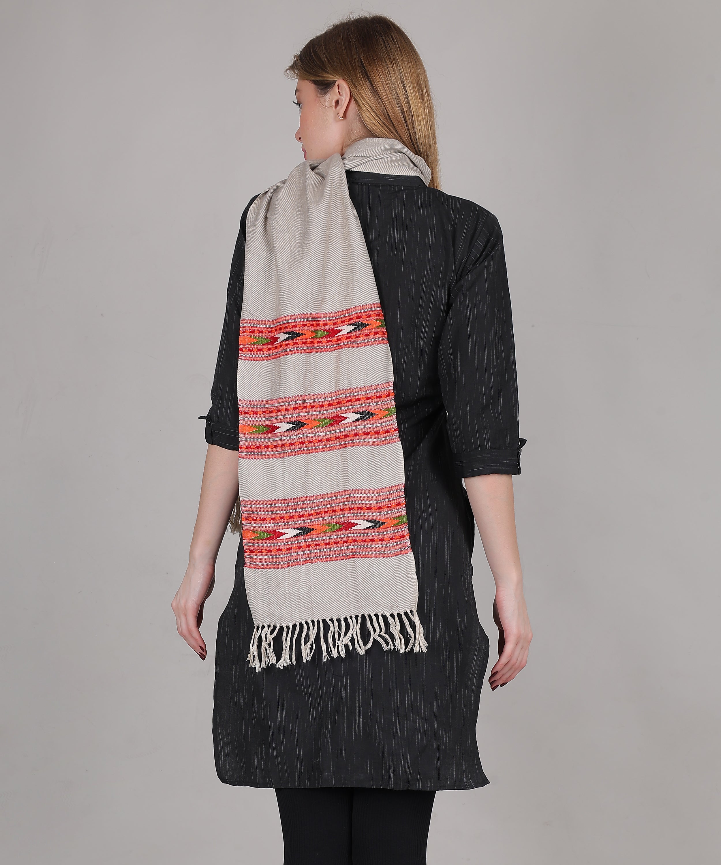 Handwoven Kullu Pure Woollen Light Grey Muffler