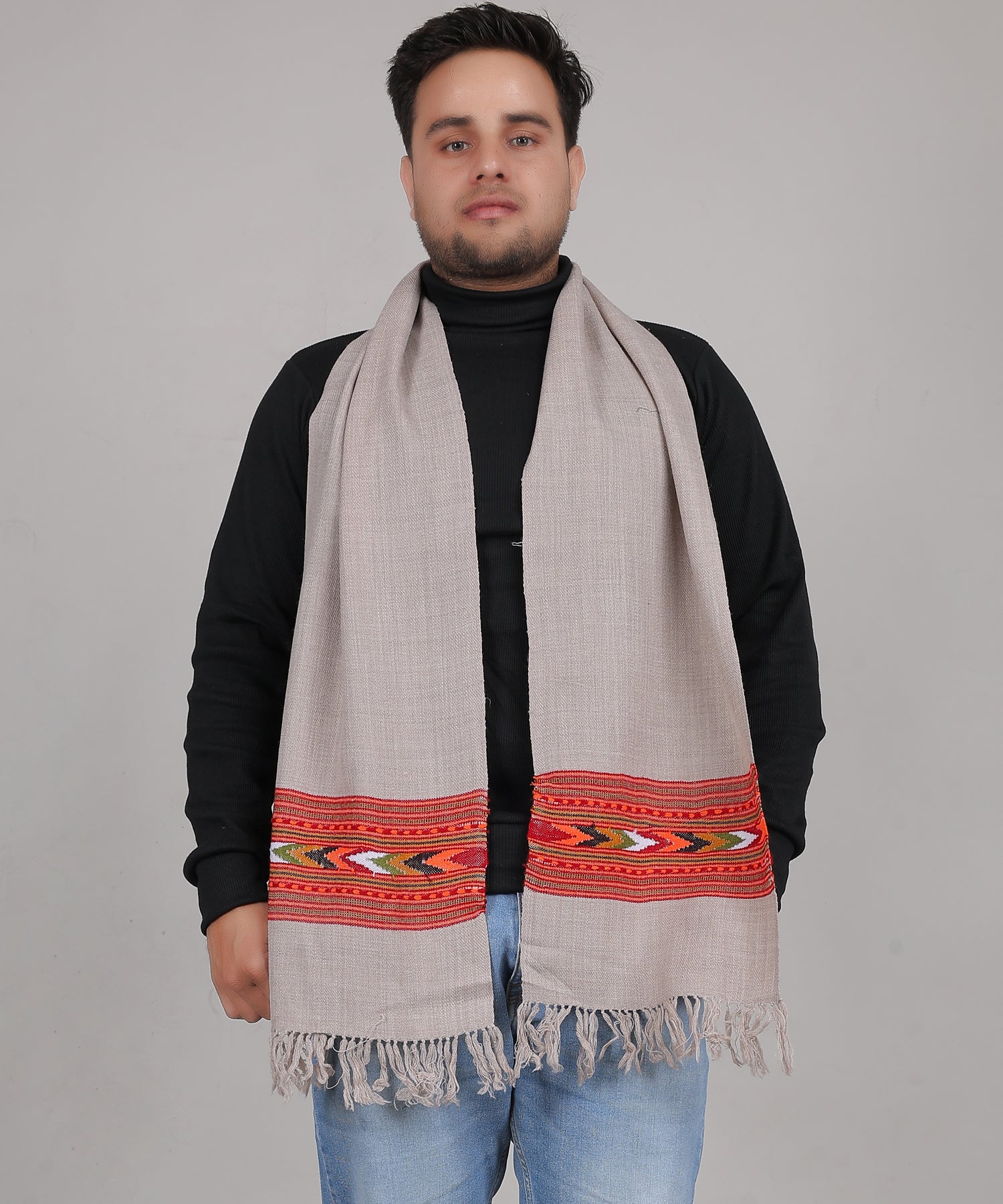 Handwoven Pure Woollen Light Grey Muffler with Embroidered One Patti Design