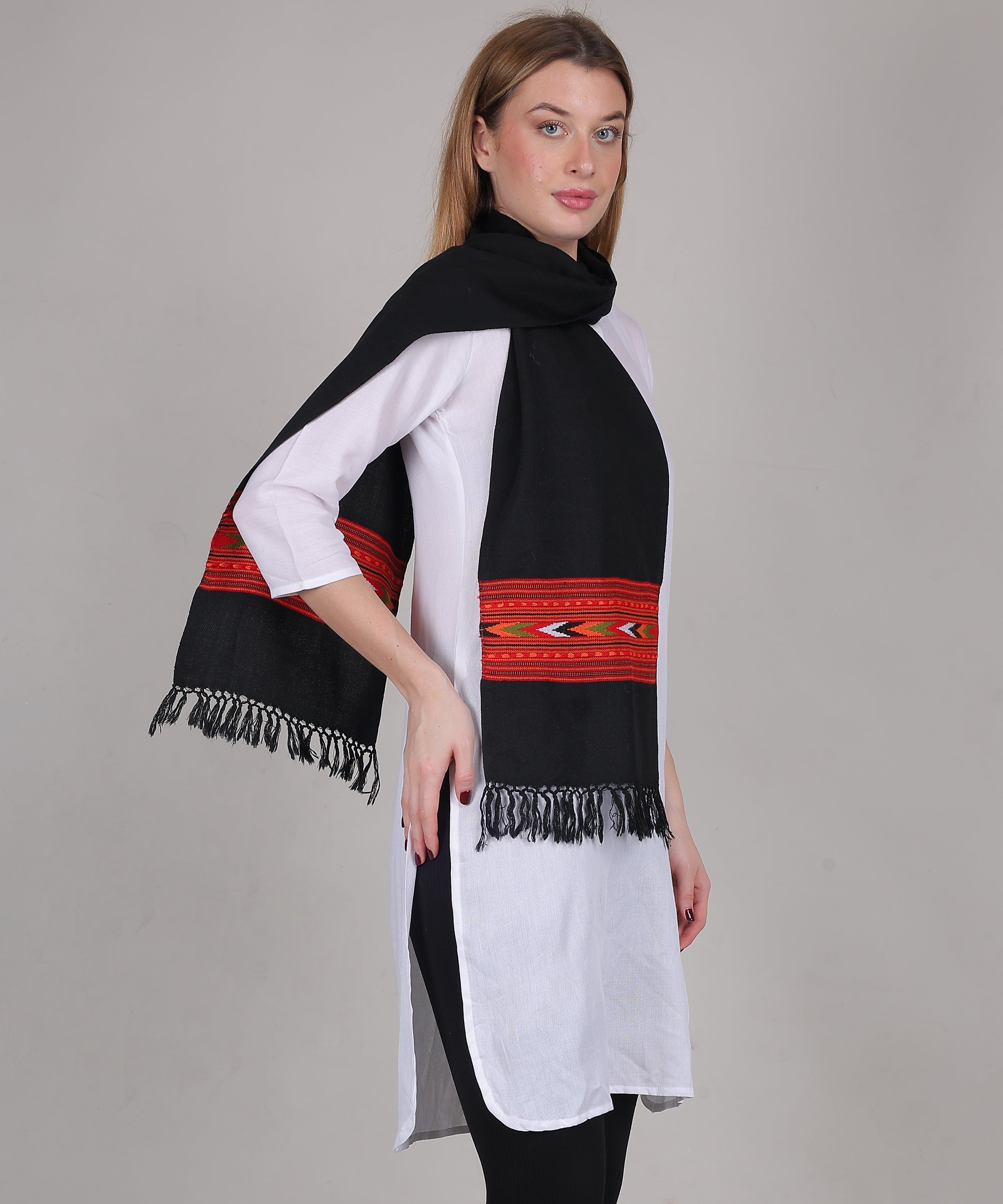 Premium Kullu Handwoven Woollen – Embroidered Black 1 Patti Design Muffler