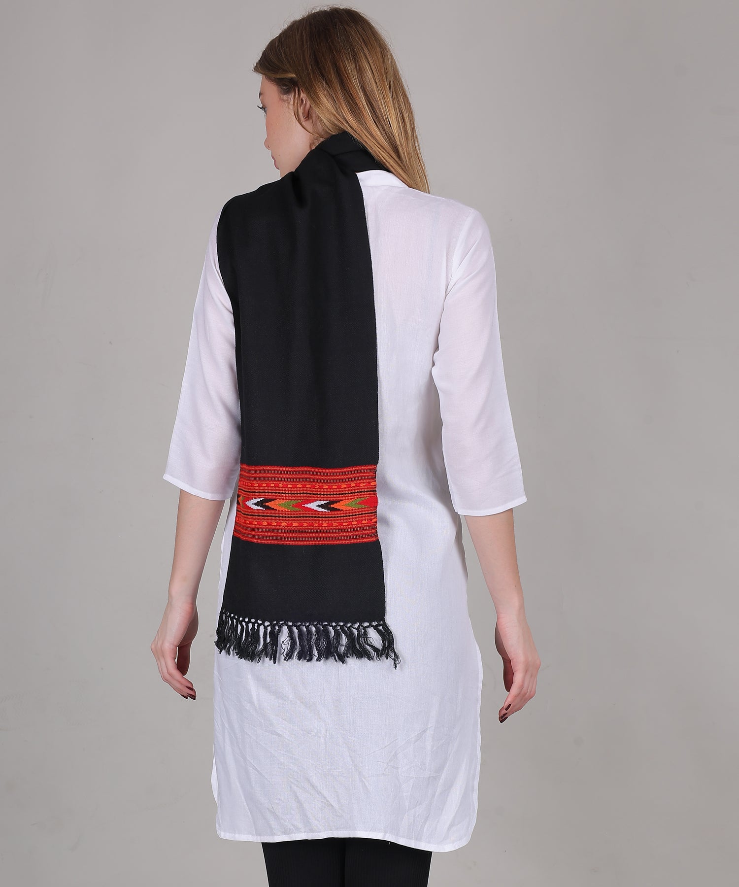 Premium Kullu Handwoven Woollen – Embroidered Black 1 Patti Design Muffler