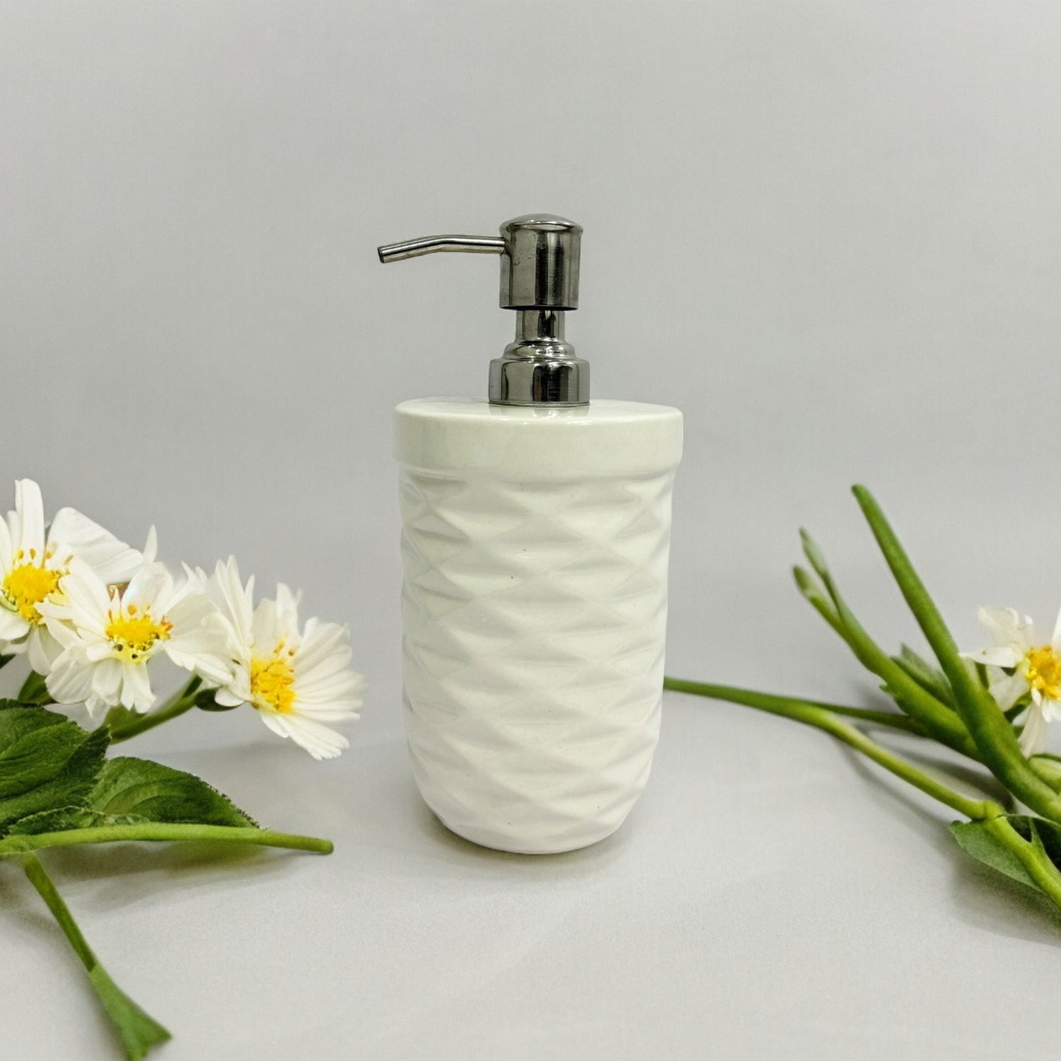 Luxury White Ceramic Soap Dispenser with Durable Pump