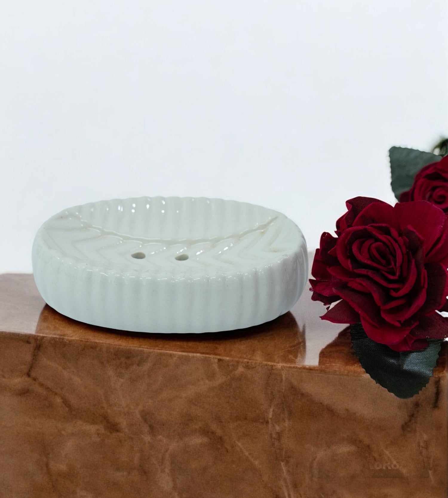 Elegant Glossy Ceramic White Soap Dish Tray